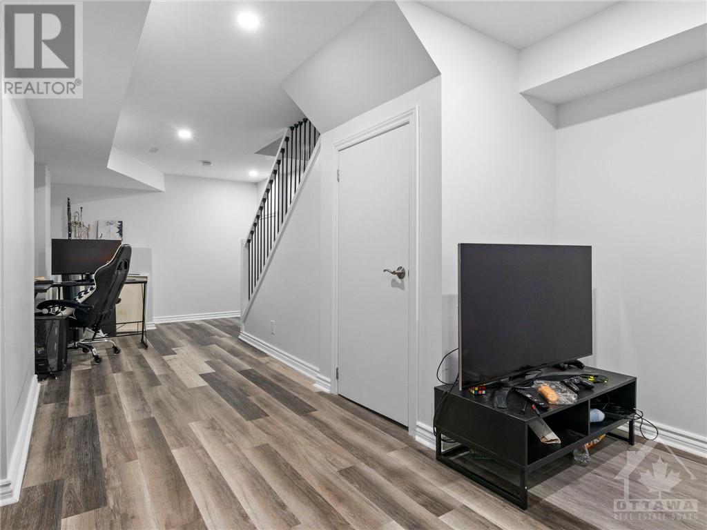 Listing 1355252 - Large Photo # 23