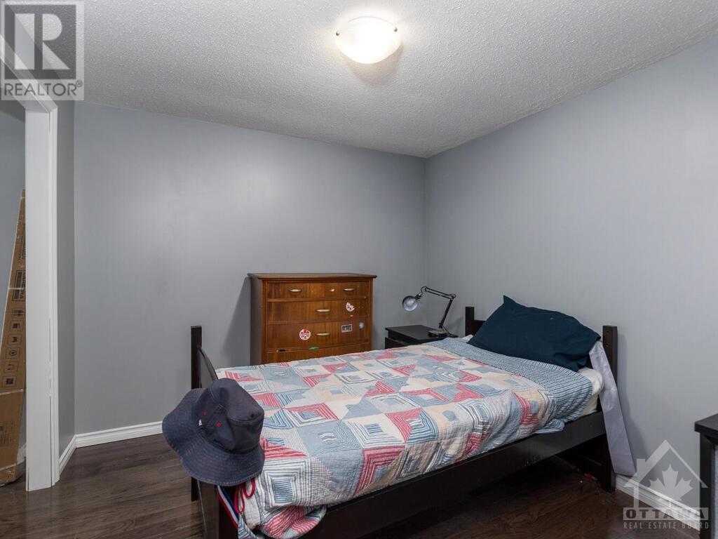 5 ESTELLE CRESCENT