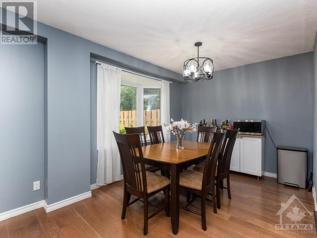 5 ESTELLE CRESCENT