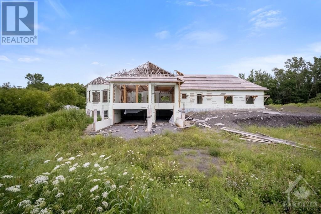 1695 OLD MONTREAL ROAD