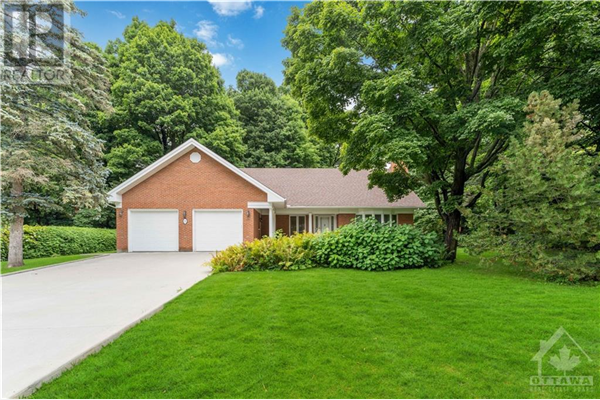 11 VEERY LANE, Ottawa