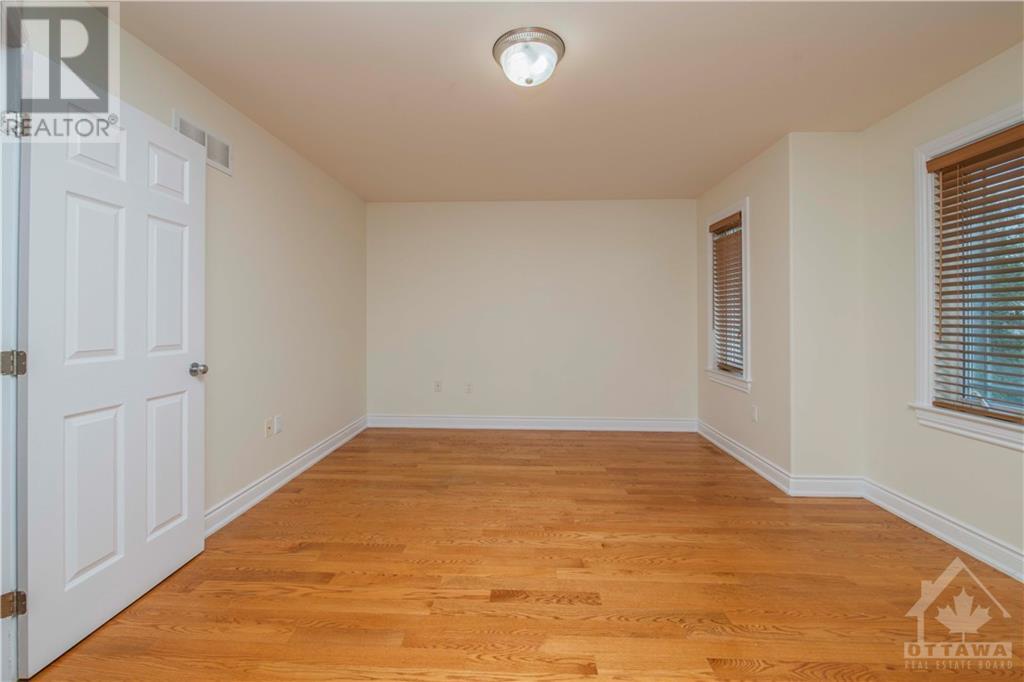 Listing 1356538 - Large Photo # 25