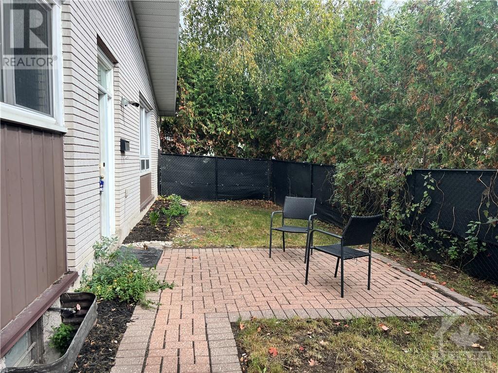 1184 ERINDALE DRIVE