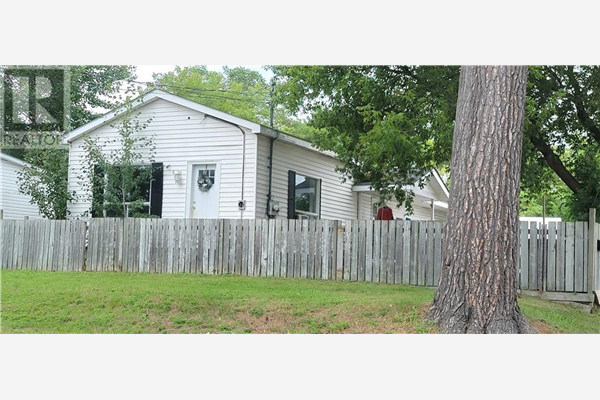 601 MCGEE STREET, Pembroke