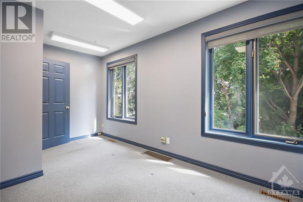 5494 MANOTICK MAIN STREET W