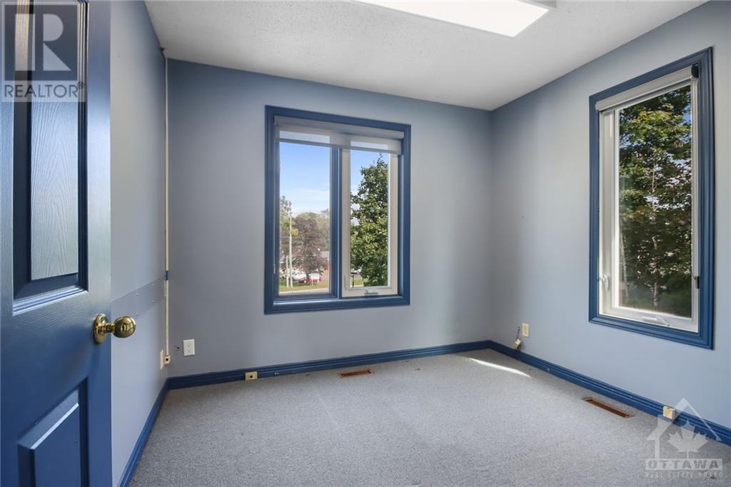 5494 MANOTICK MAIN STREET W