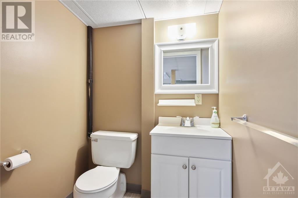 5494 MANOTICK MAIN STREET W