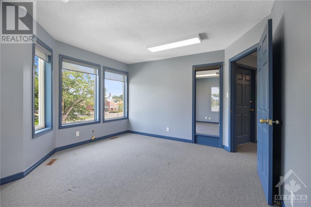 5494 MANOTICK MAIN STREET W