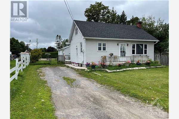 209 CAMPBELL DRIVE, Arnprior