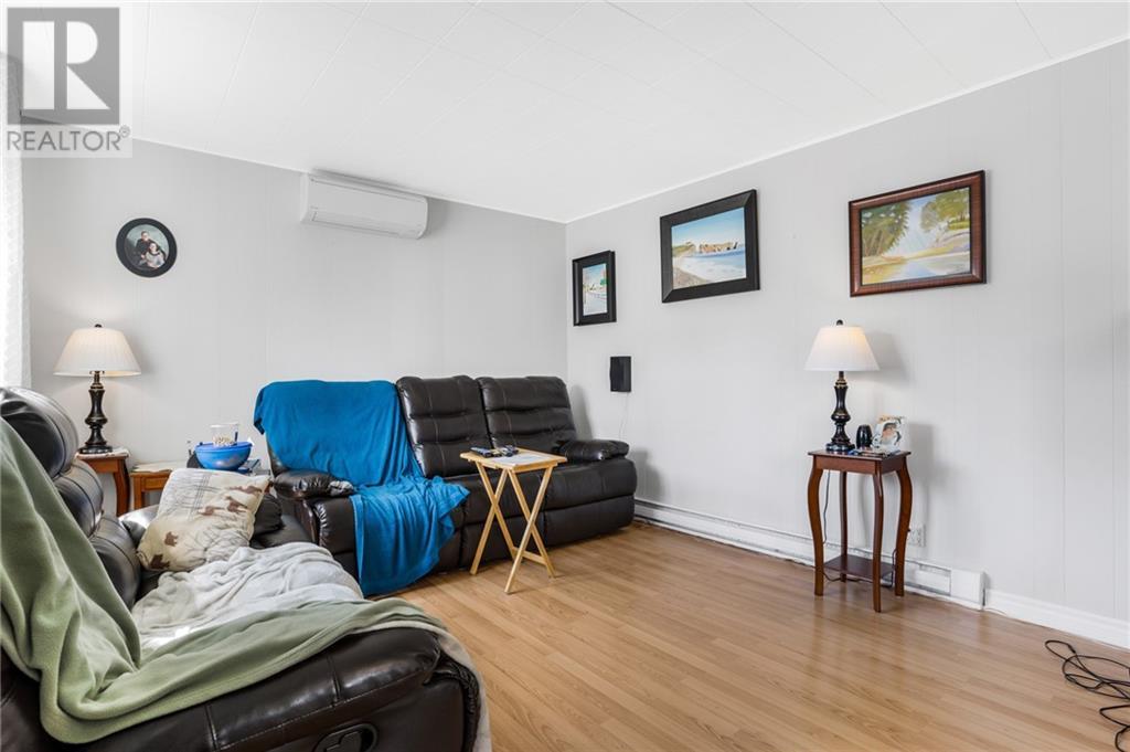 Listing 1357099 - Large Photo # 18