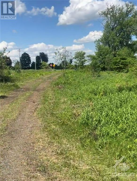 C8PL1A COUNTY 11 ROAD