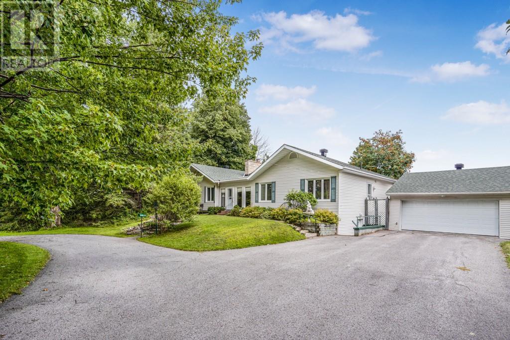 Listing 1357638 - Large Photo # 1