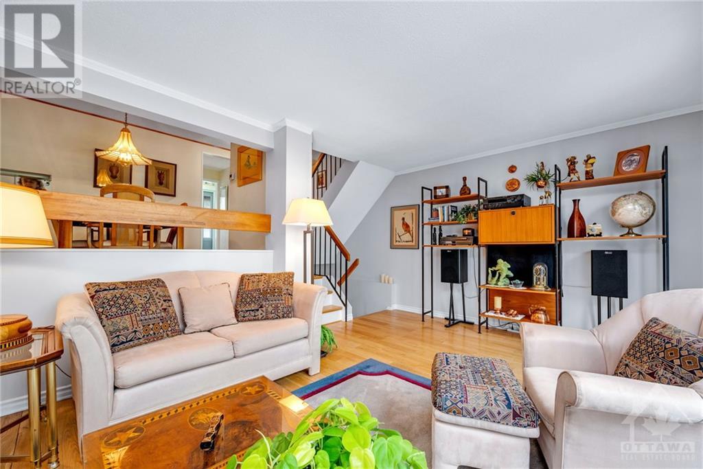 7873 JEANNE D'ARC BOULEVARD N