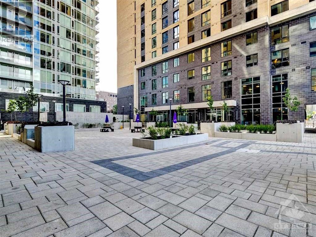 105 CHAMPAGNE AVENUE UNIT#1511, #1511