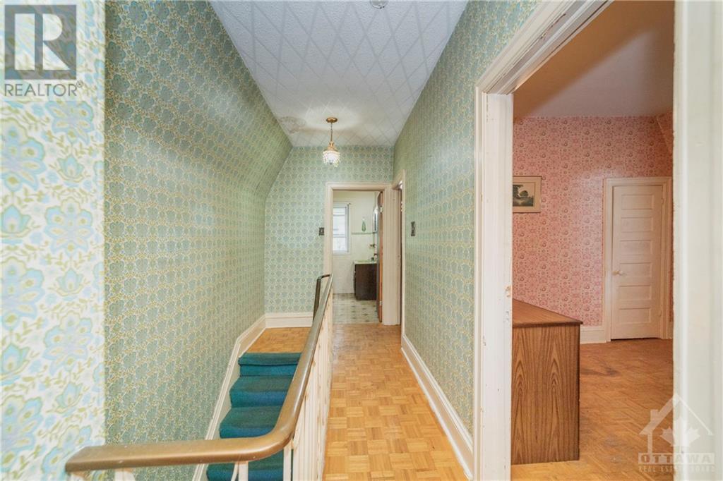 49 ROSLYN AVENUE