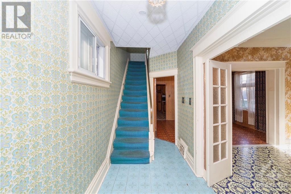 49 ROSLYN AVENUE