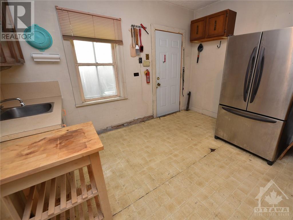 333 HINCHEY AVENUE
