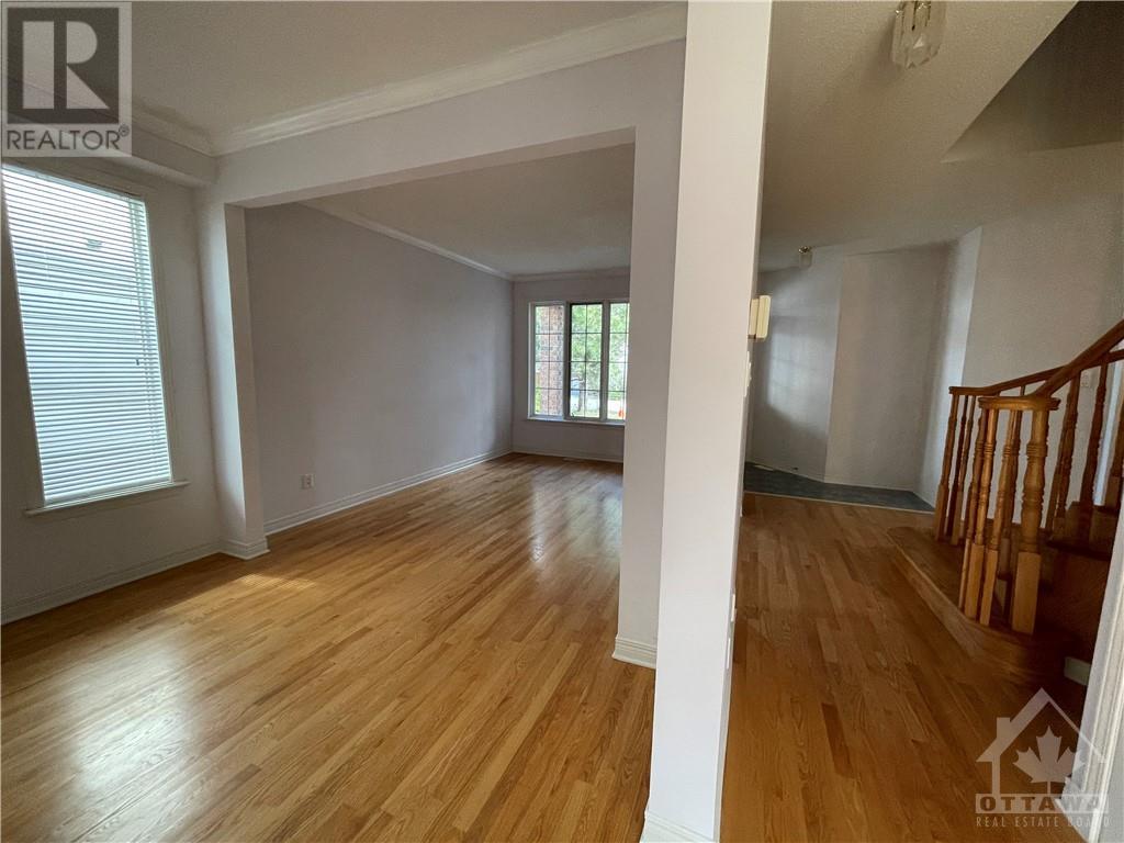 32 KENINS CRESCENT