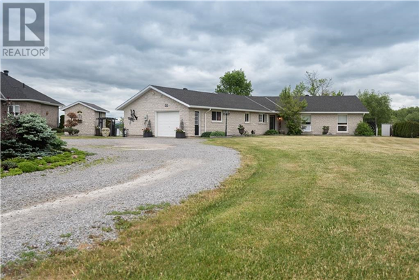11 FAIRWAY DRIVE, Petawawa