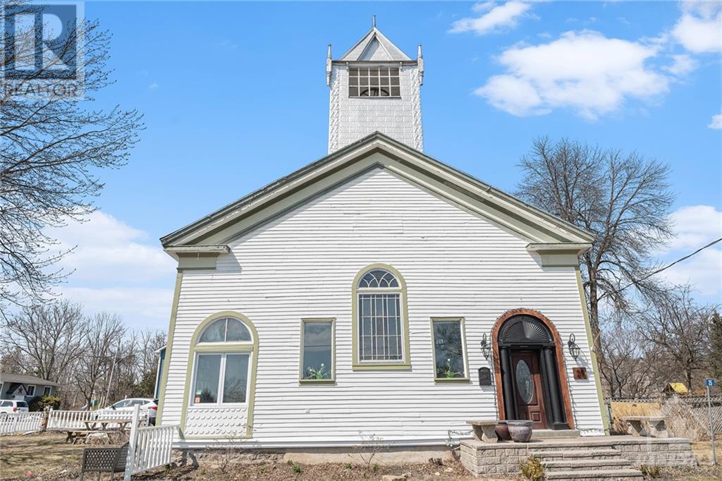 Listing 1359151 - Large Photo # 1
