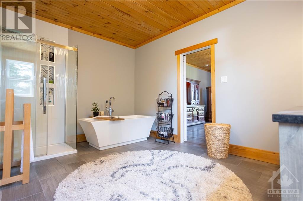 Listing 1359212 - Large Photo # 14