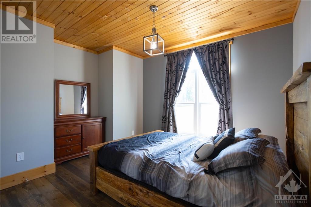 Listing 1359212 - Large Photo # 17