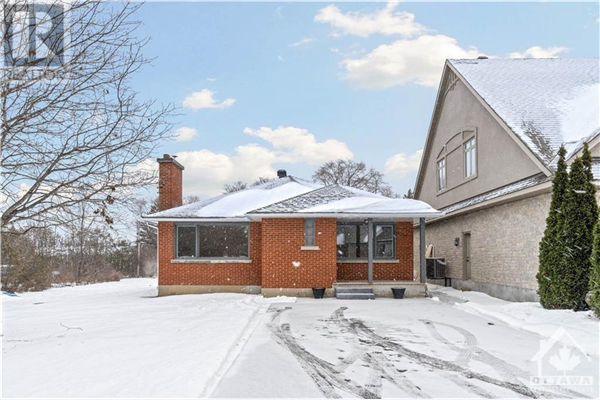 9 MELVA AVENUE, Ottawa