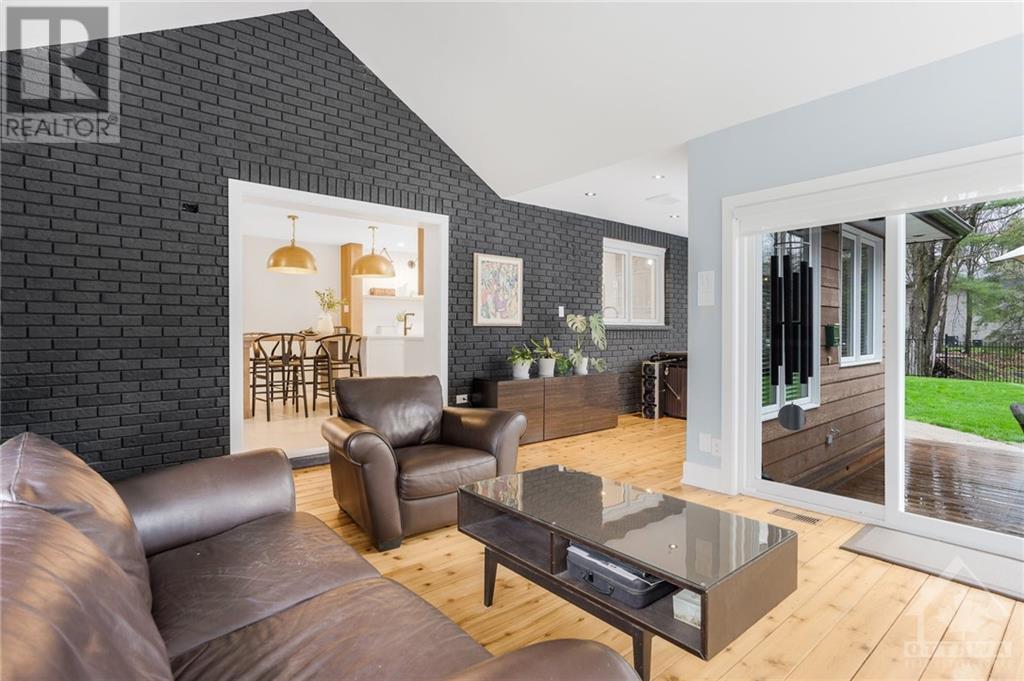 Listing 1359332 - Large Photo # 15
