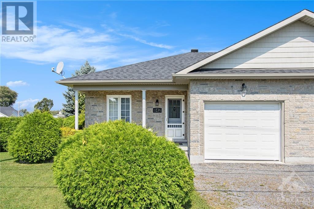 Listing 1359341 - Large Photo # 1
