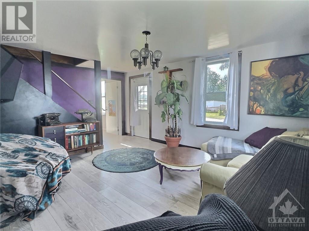 Listing 1359417 - Large Photo # 16