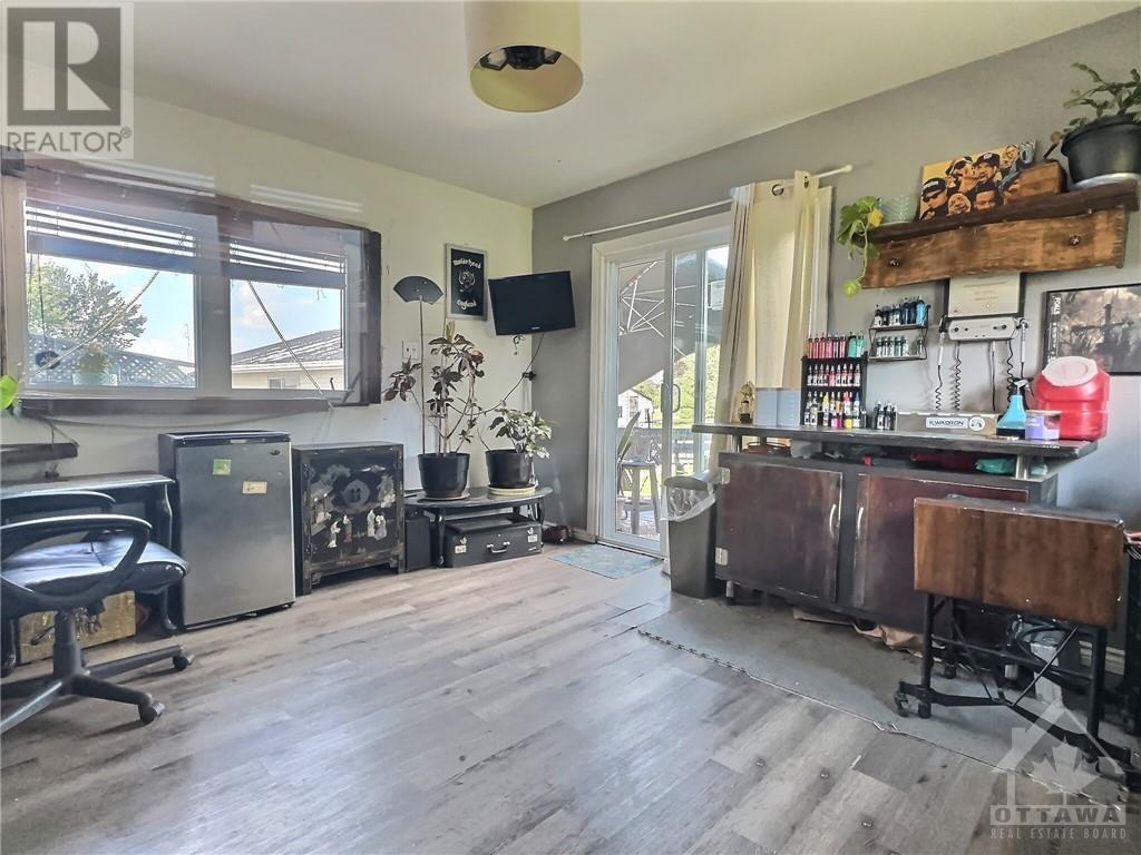 Listing 1359417 - Large Photo # 14