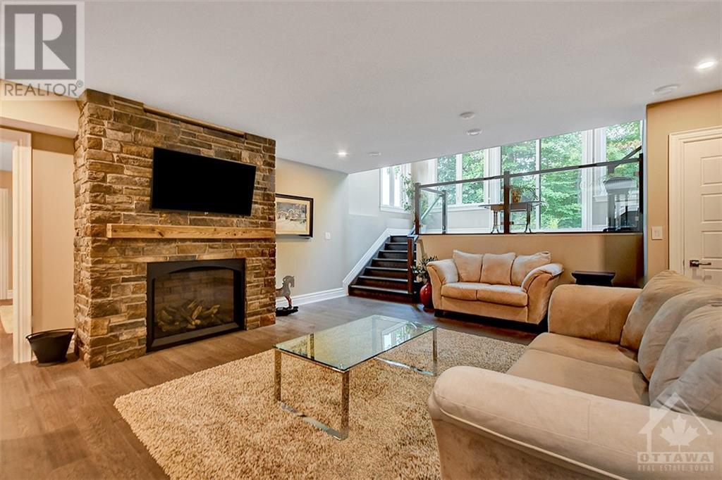 1443 DUCHESS CRESCENT