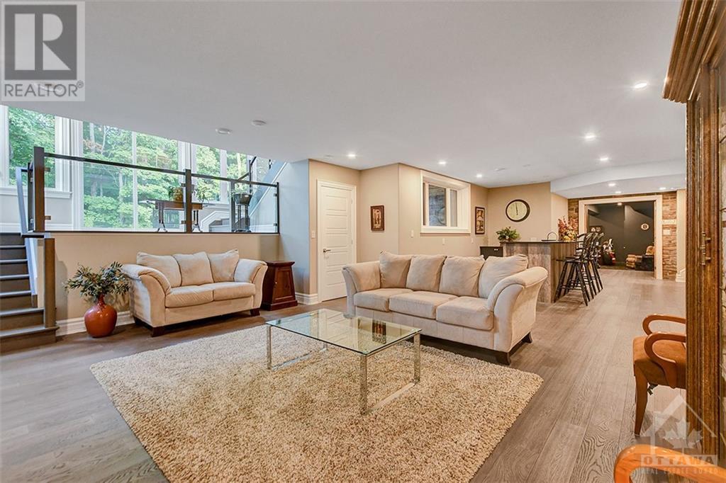 1443 DUCHESS CRESCENT