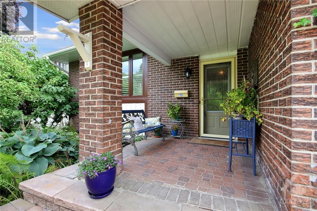 1719 FIELDSTONE CRESCENT