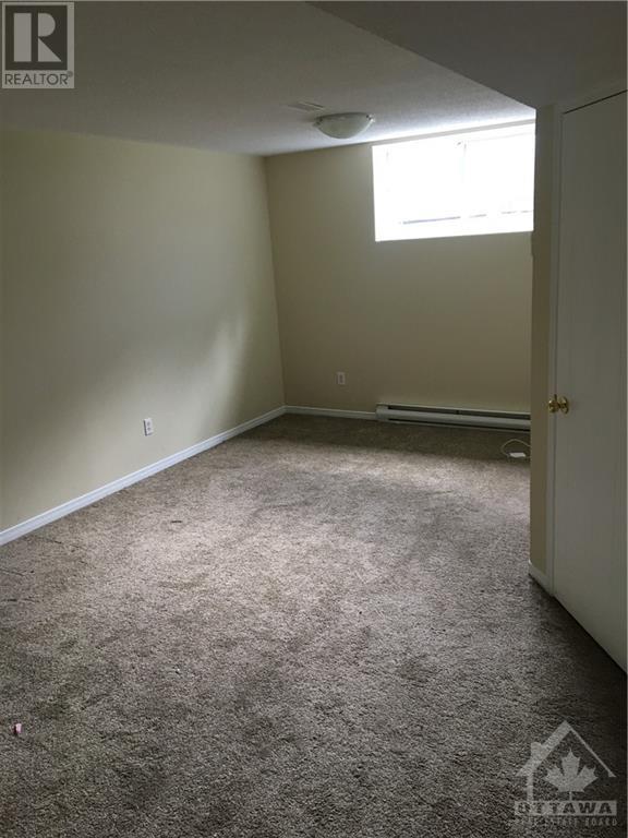 6 PIPER CRESCENT