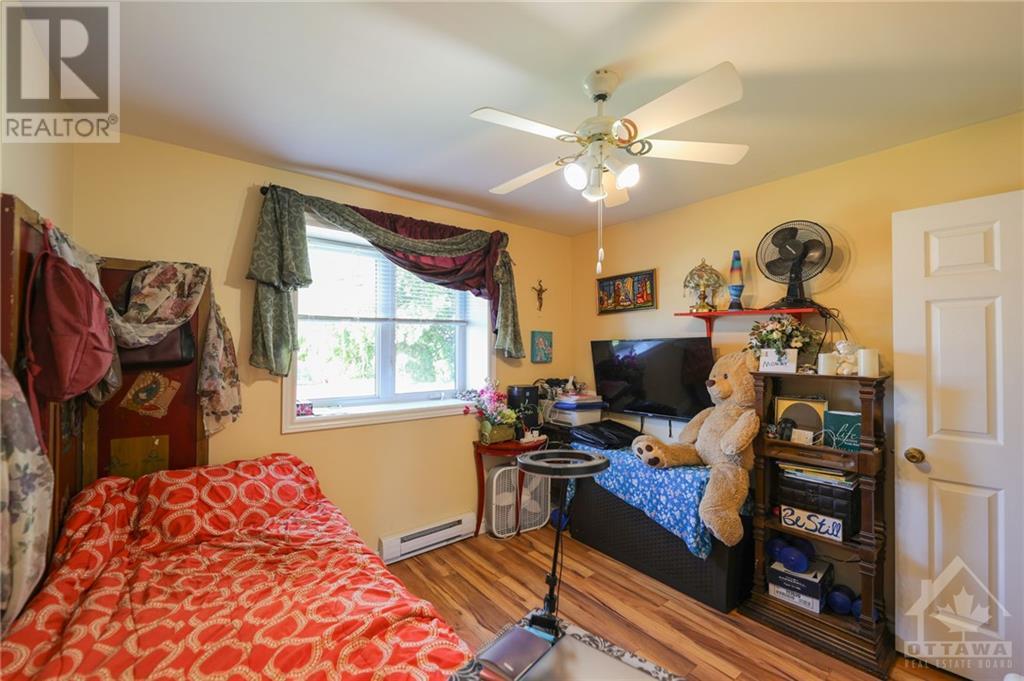 Listing 1359919 - Large Photo # 16