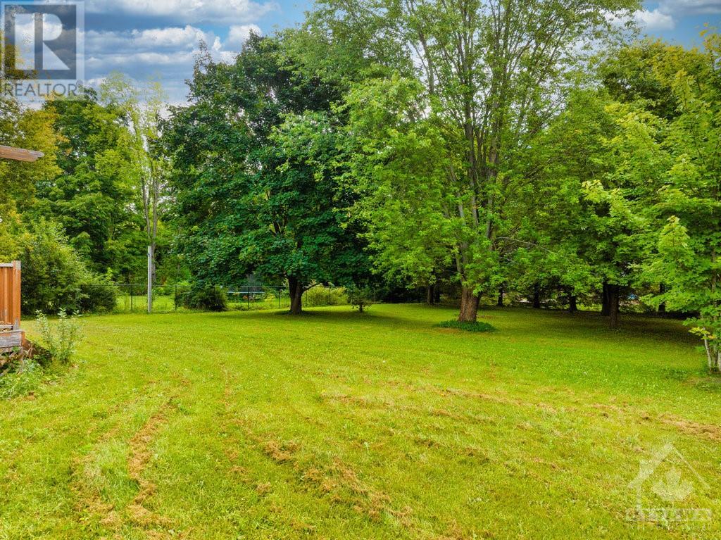 Listing 1360067 - Large Photo # 11