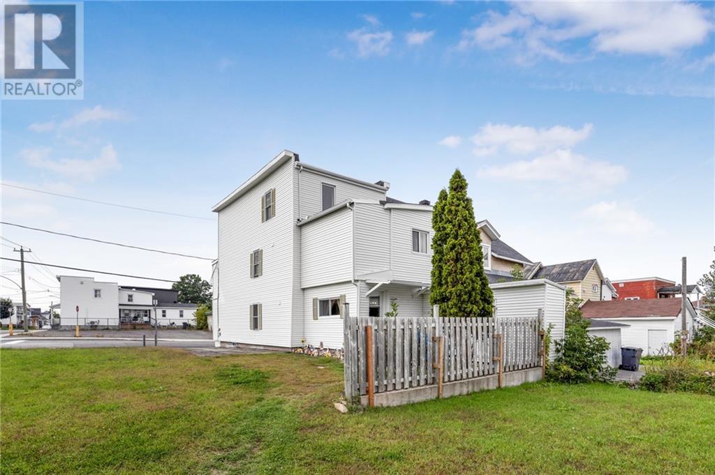 Listing 1360148 - Large Photo # 10