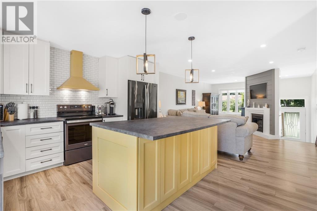 Listing 1360211 - Large Photo # 15