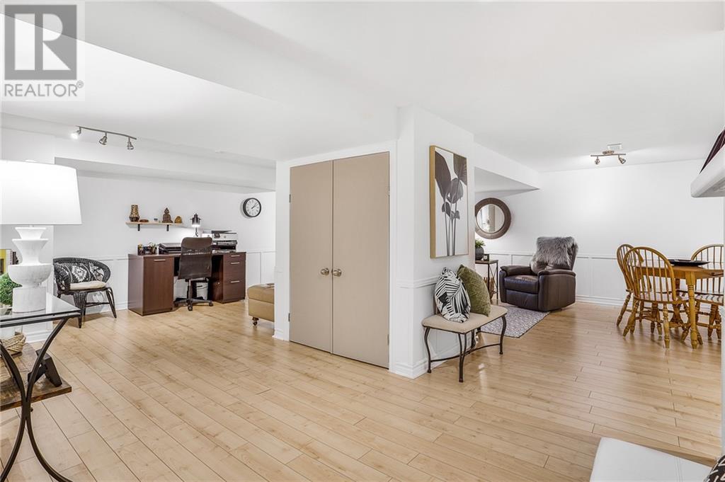 Listing 1360232 - Large Photo # 19