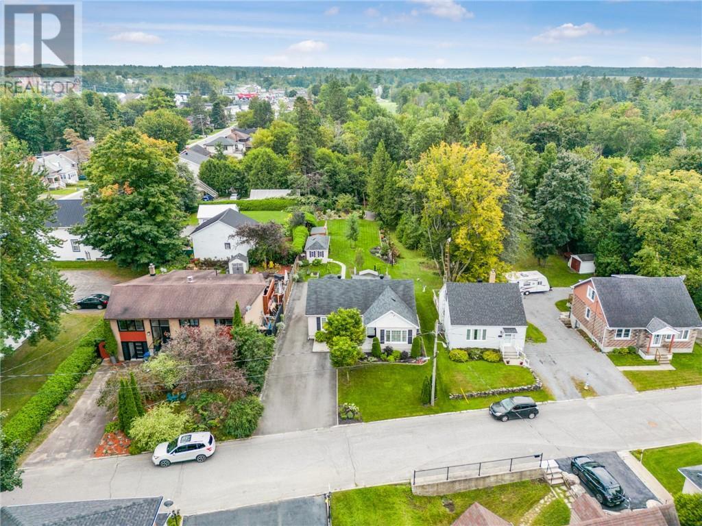 Listing 1360232 - Large Photo # 4