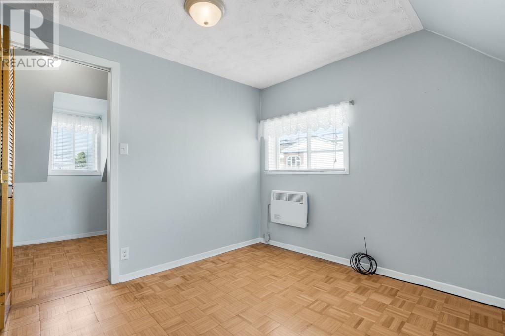 Listing 1360240 - Large Photo # 17