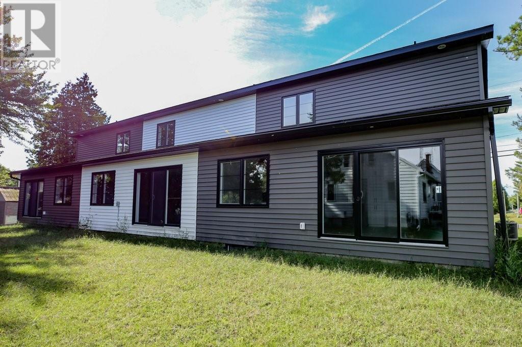 19A DUNDAS STREET