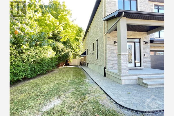 7 RIDEAU HEIGHTS LANE UNIT#A, Nepean