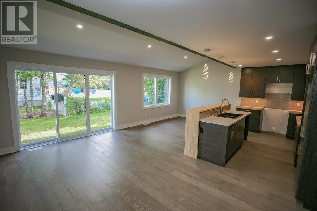 19B DUNDAS STREET