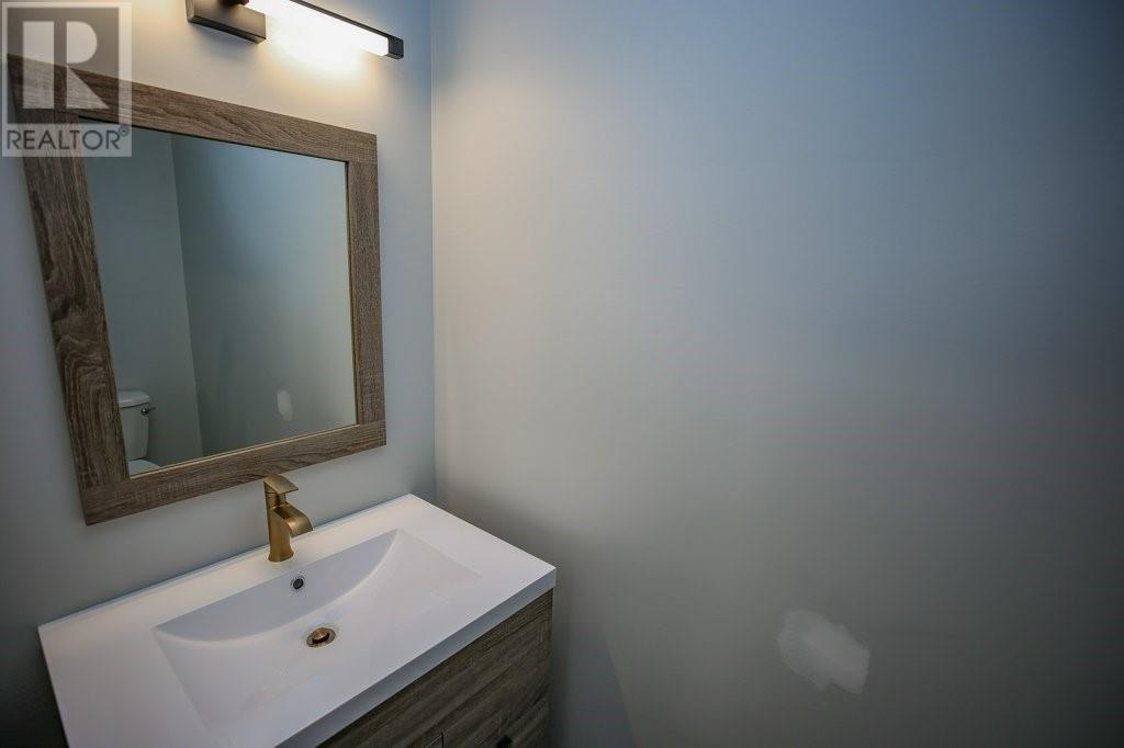 19B DUNDAS STREET