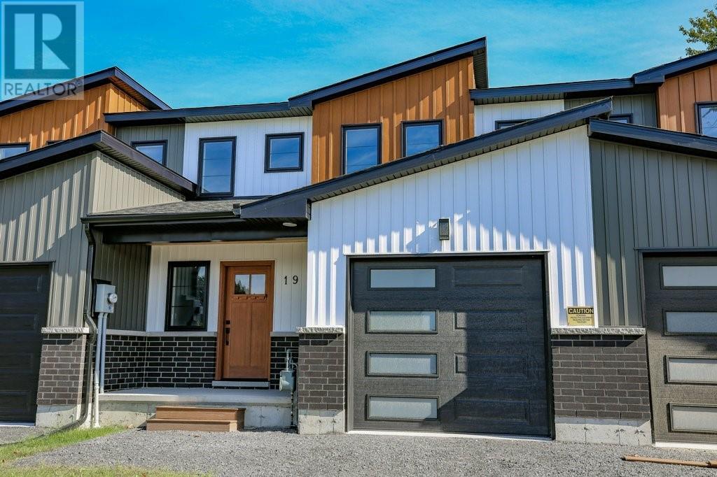 19B DUNDAS STREET