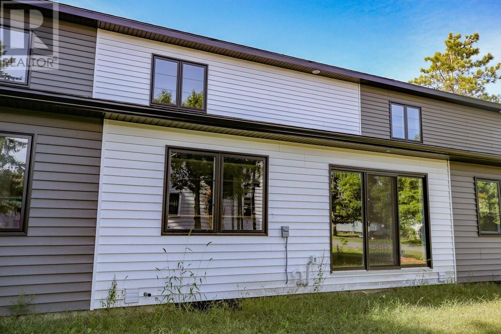 19B DUNDAS STREET