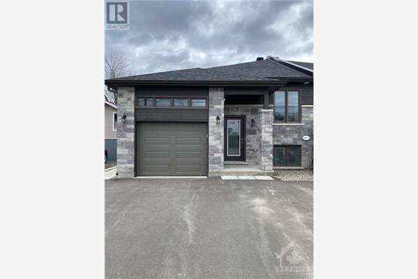1214 STE MARIE ROAD UNIT#A, Embrun