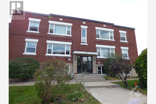682 IRENE CRESCENT UNIT#6, Ottawa